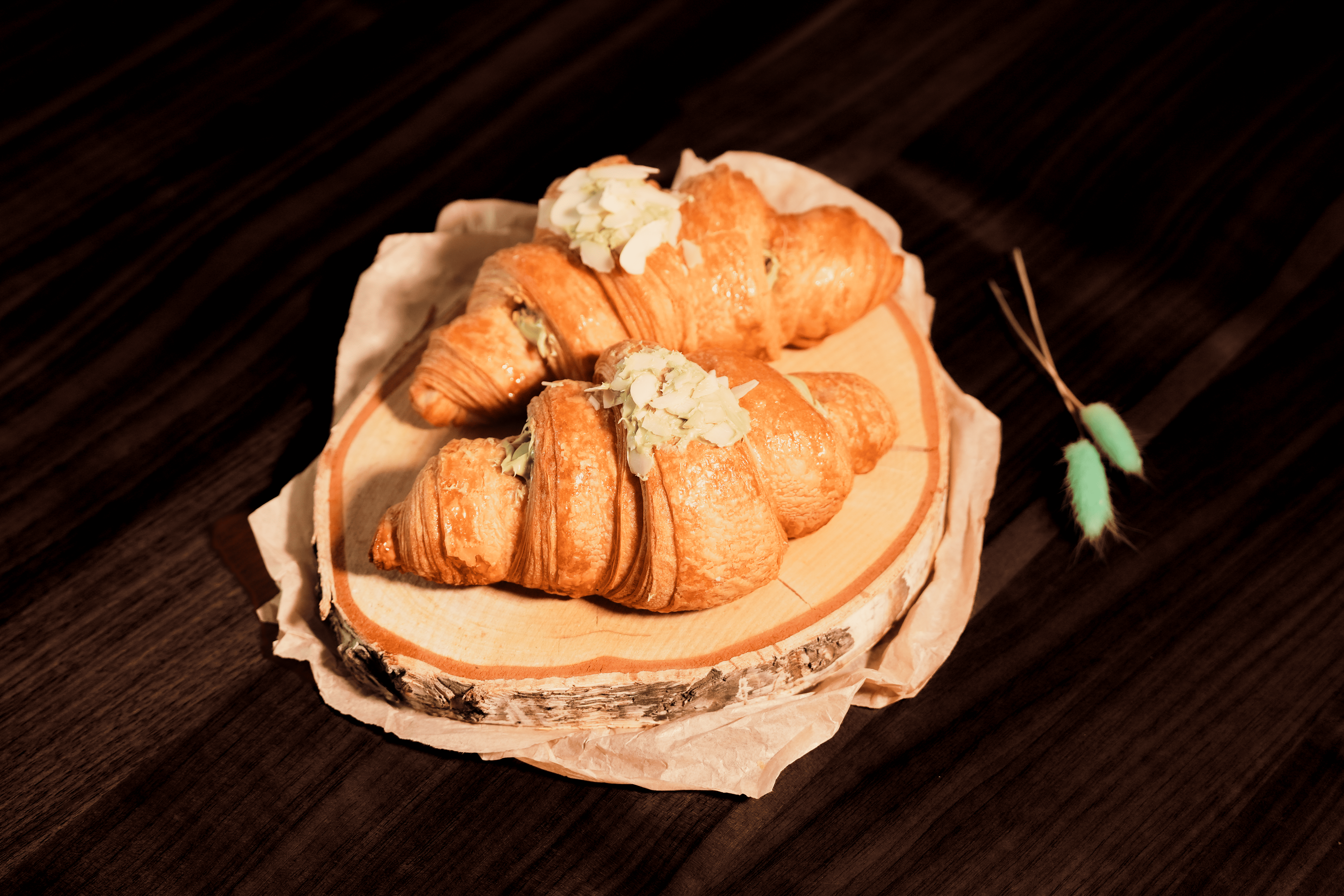Croissant cu сremă fistic