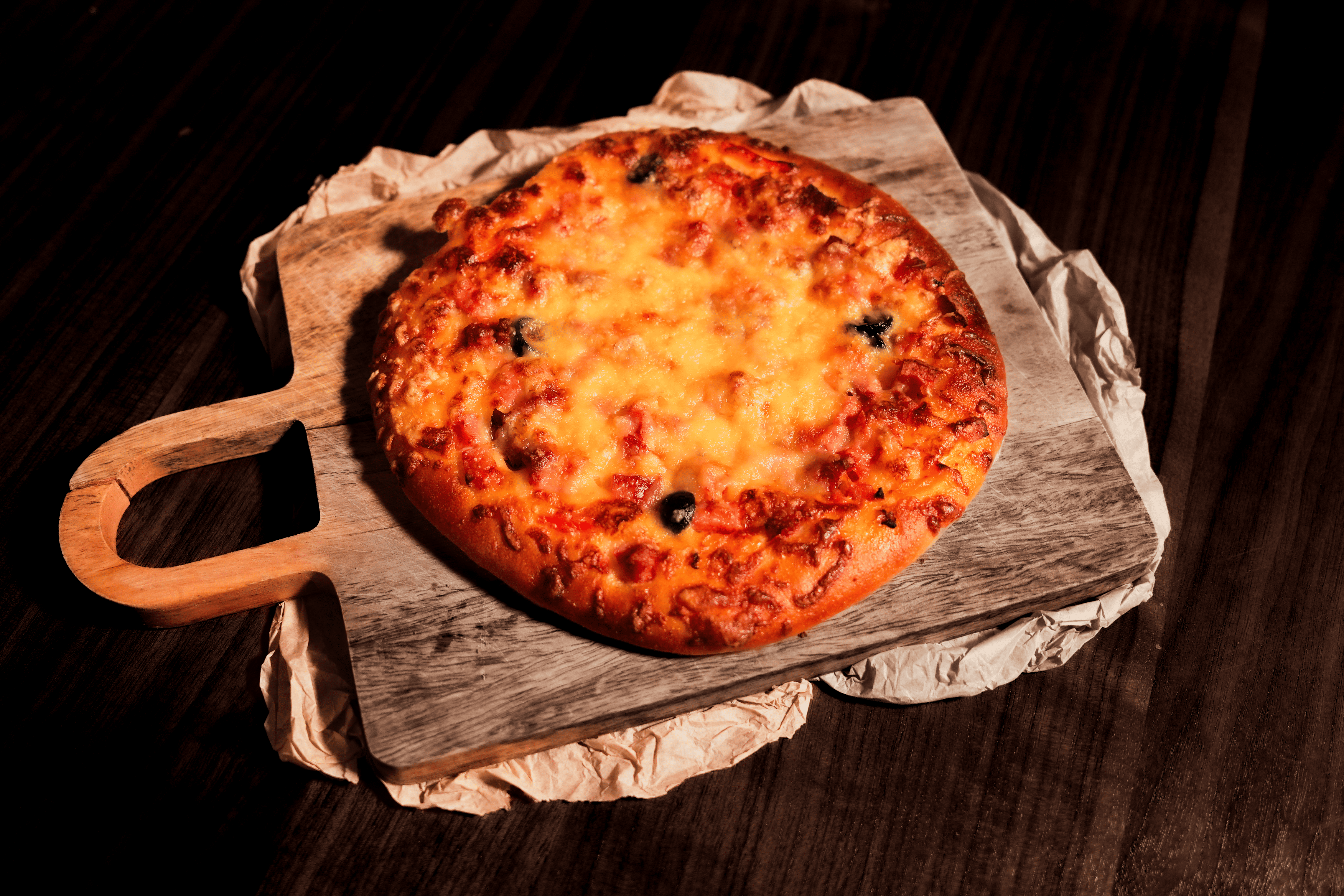 Pizza cu salam asortiment
